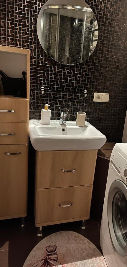 Provence Style Apartment In Old Town Klaipeda Bagian luar foto